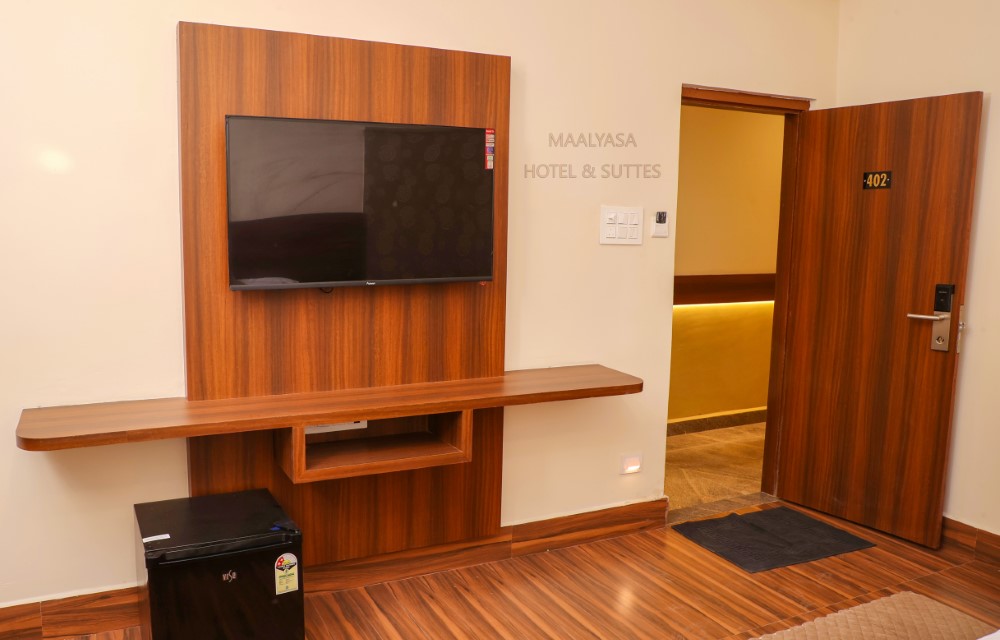 Maalyasa Hotel and Suites